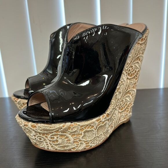 Shoes - Baldan womans peep toe lace Wedges shoes size 39.5 7.5us
